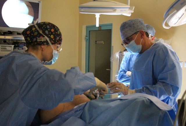 Lekarze z Centrum Onkologii po raz pierwszy sami wykonali taką operację. To szansa dla chorych na raka [zdjęcia]