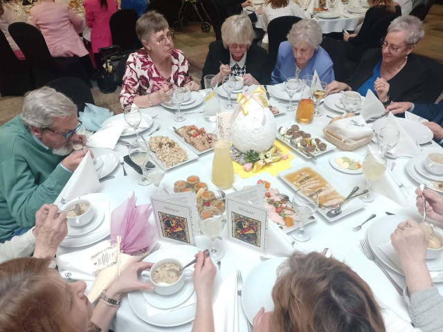Śniadanie wielkanocne z seniorami z Dziennych Domów Pobytu w Toruniu
