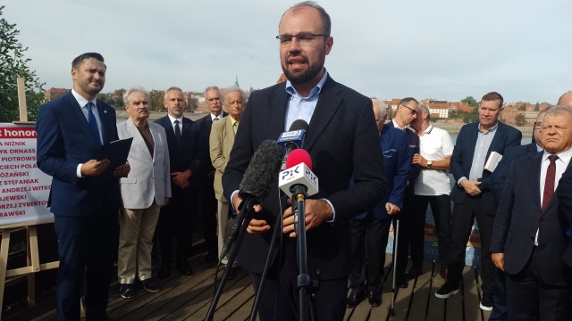 Toruński poseł Krzysztof Szczucki zawieszony w prawach członka PiS. Decyzja Jarosława Kaczyńskiego