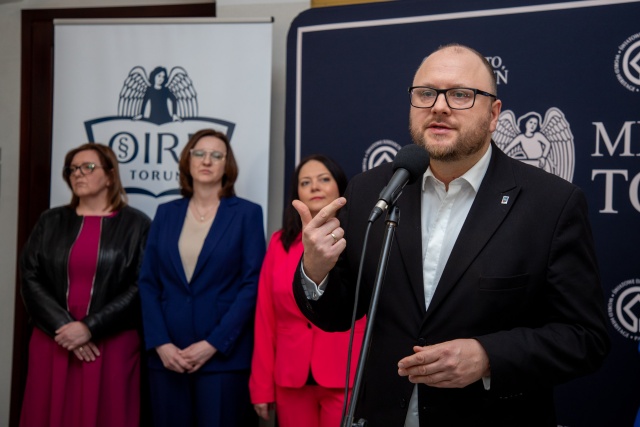 Kłopoty z płatnościami, komornik, eksmisja Toruński ratusz rzuca koło ratunkowe