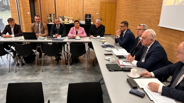 Wiceminister rolnictwa w Minikowie mówił o zmianach w prawie i szacowaniu strat w uprawach