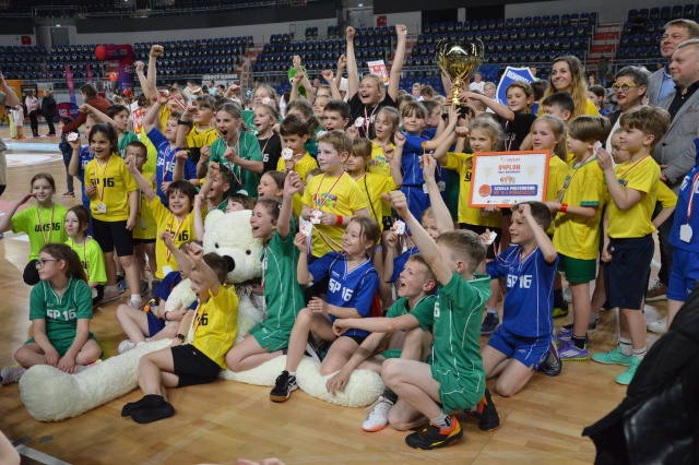 SP 16 w Bydgoszczy najlepsze w wojewódzkim finale Białego Misia O losie zwycięstwa zdecydował punkt [zdjęcia]