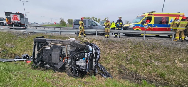 Troje dzieci i kierujący osobówką ranni w wypadku w Latkowie niedaleko Inowrocławia [aktualizacja]