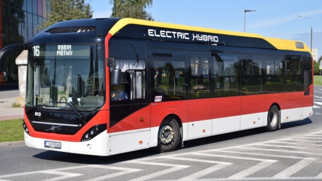 Inowrocław chce zaciągnąć wielomilionową pożyczkę. Emocje wzbudził też temat darmowej komunikacji miejskiej