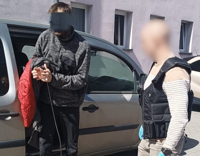 Potężne uderzenie służb w internetową pedofilię. Wśród zatrzymanych m.in. mieszkaniec Pakości [wideo, zdjęcia]