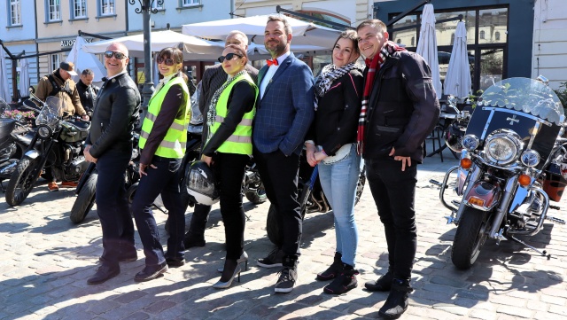Odwaga kończy się pod gabinetem lekarskim. Motocykliści zachęcali panów do badań [zdjęcia]