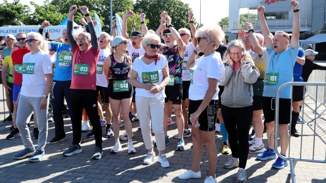 W fotelu człowiek się nie wyleczy. Seniorzy na starcie akcji Aktywny Poranek 60 plus [zdjęcia]