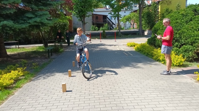 Slalom na rowerze z czasów dzieciństwa rodziców oraz pływanie Brdą. Ogólnopolski Turniej Turystyczno-Krajoznawczy