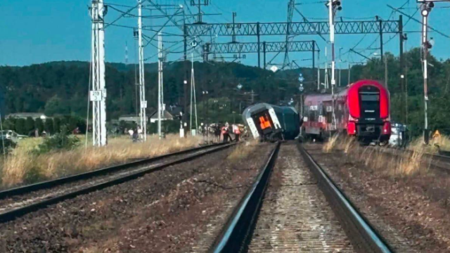 Ruch pociągów na linii Piła-Bydgoszcz wstrzymany. Zderzyły się ze sobą dwa składy