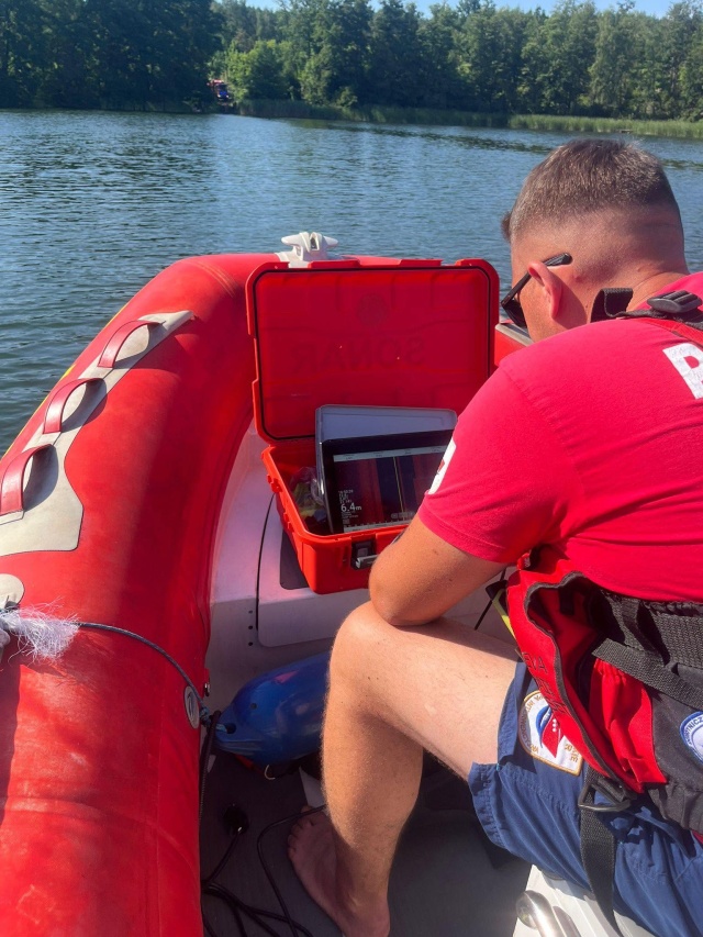 Spadł z deski SUP i utonął. Tragedia na jeziorze Zacisze pod Toruniem