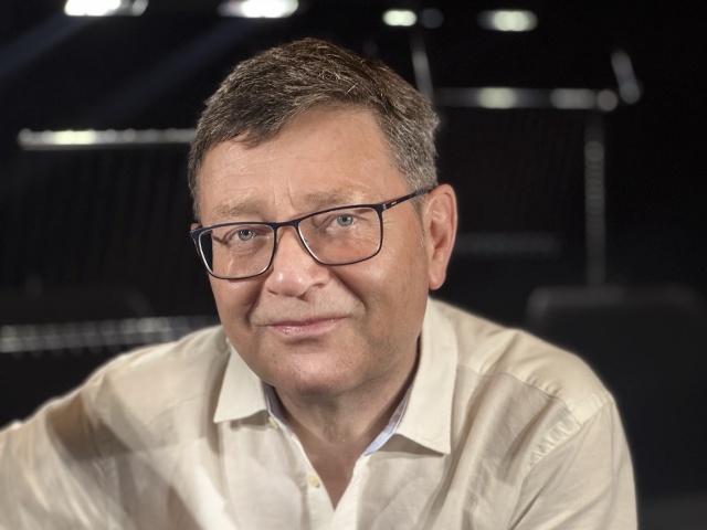 Dla dyrektora Opery Nova na wakacjach najpiękniej brzmi... cisza. Ucieka od decybeli w Bory Tucholskie