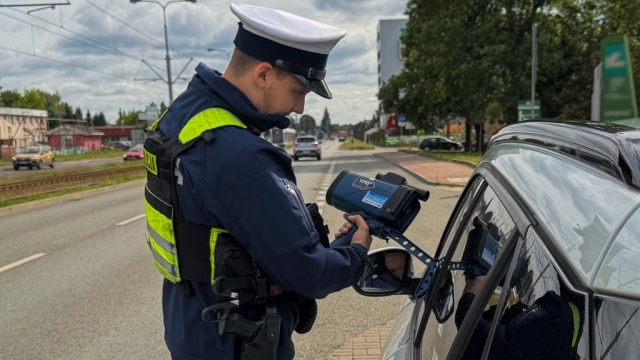 Ponad 1200 przekroczeń prędkości blisko przejść dla pieszych ujawnili regionalni policjanci [zdjęcia]