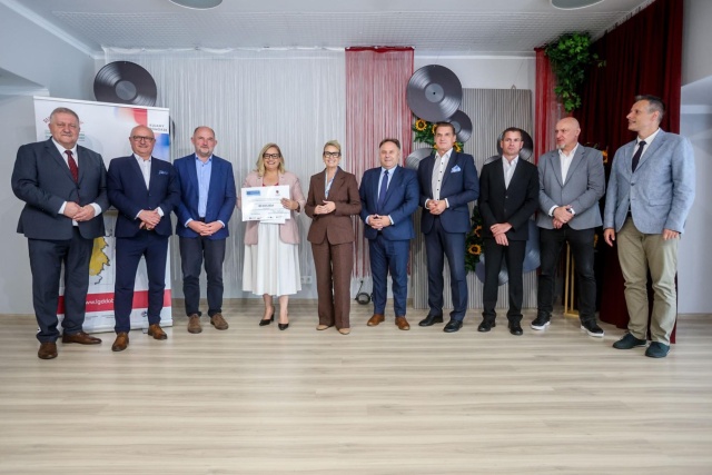 Prawie milion złotych na aktywizację seniorów w regionie dobrzyńskim. Podpisano umowy grantowe na projekty