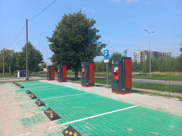 W Rypinie uruchomiono stacje do ładowania autobusów elektrycznych. To początek przebudowy dworca