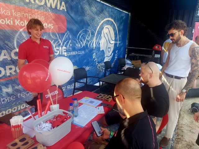 Chwytają za nożyczki i zmieniają życie. Błysk w oku tego, komu robię fryzurę to dla mnie zaszczyt