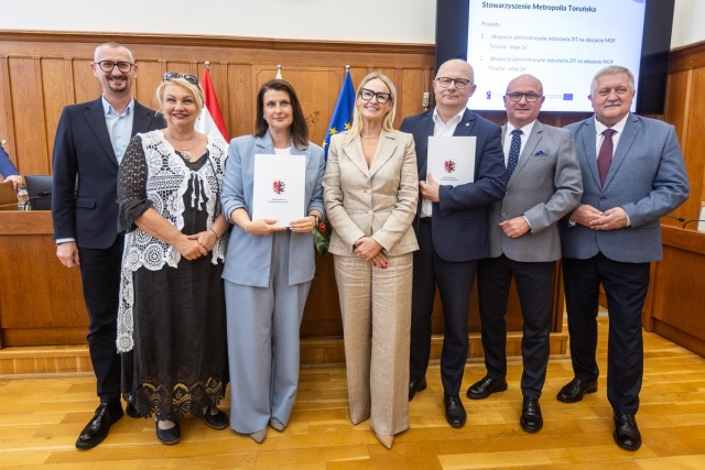 Umowy podpisane, pieniądze rozdane. Te inwestycje z regionu zyskały unijne wsparcie [lista]