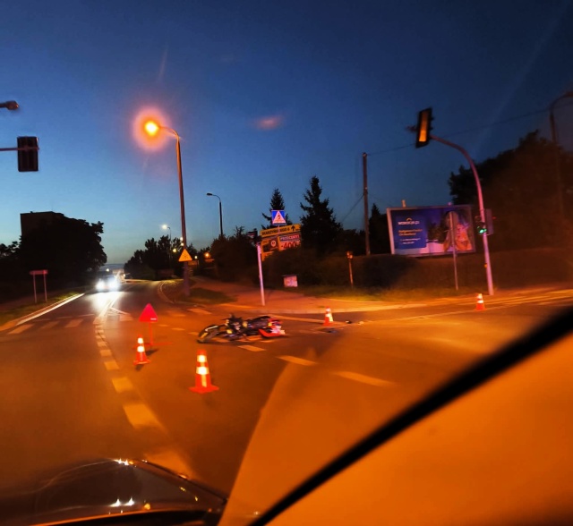 Motocyklista zderzył się z autem w bydgoskim Fordonie. Kierowca jednośladu w szpitalu