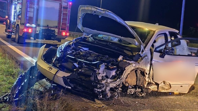 Nocny wypadek na autostradzie A1 niedaleko Grudziądza. Kierowca porzucił auto