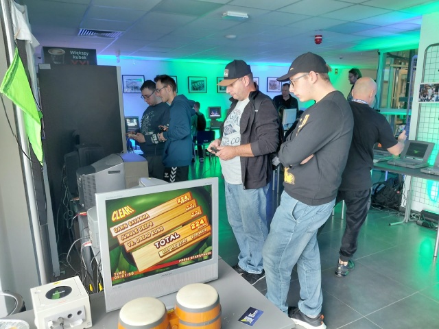 Wirtualna walka i powrót do przeszłości. Pro Gaming Cup wystartował [zdjęcia]