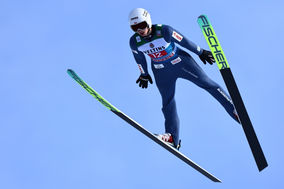 Kacper Tomasiak po raz kolejny zakończył konkurs w czołowej dziesiątce/fot. PAP/EPA/Anna Szilagyi