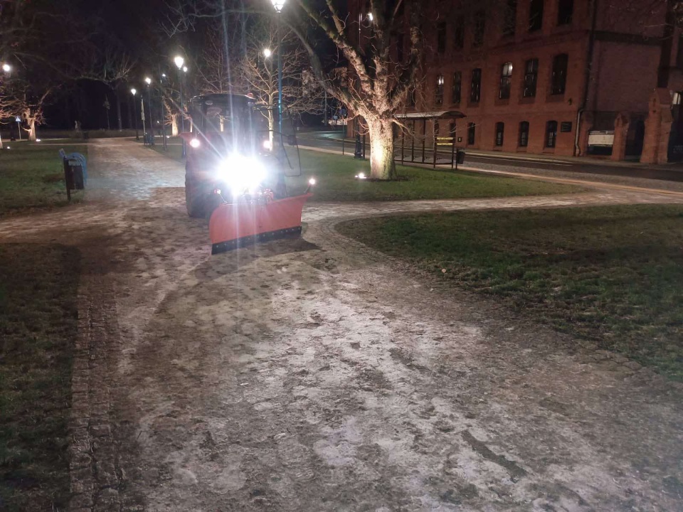 Będzie niebezpiecznie na kujawsko-pomorskich drogach i chodnikach/ fot. ZDMiKP