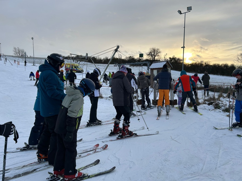 Stok narciarski w Unisławiu był w weekend oblegany przez miłośników białego szaleństwa/fot. Robert Duliński