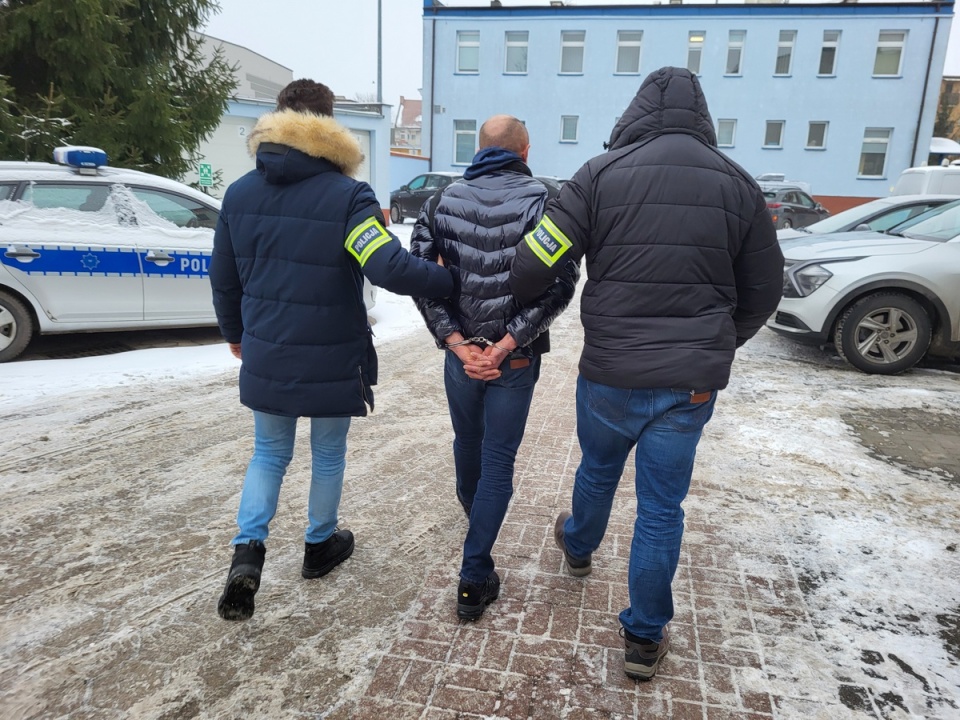 Mężczyźnie może grozić nawet 18 lat więzienia, bo już w przeszłości trudnił się narkotykowym biznesem/ fot. KPP w Nakle