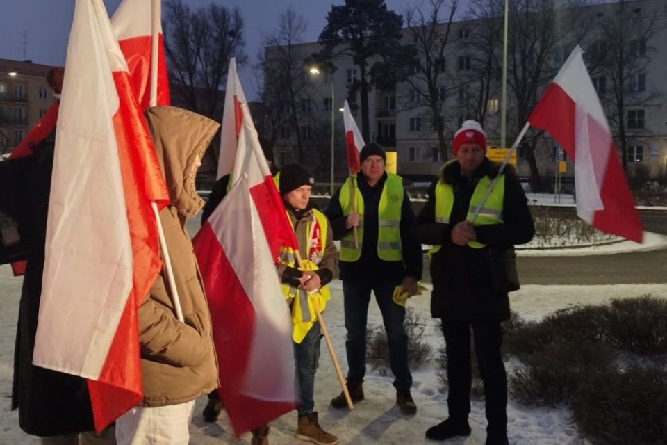 Rolnicy podczas protestu chcą pokazać swoje oburzenie i informować o zagrożeniach, jakie niesie ze sobą planowana zmiana prawa/fot. Maciej Wilkowski