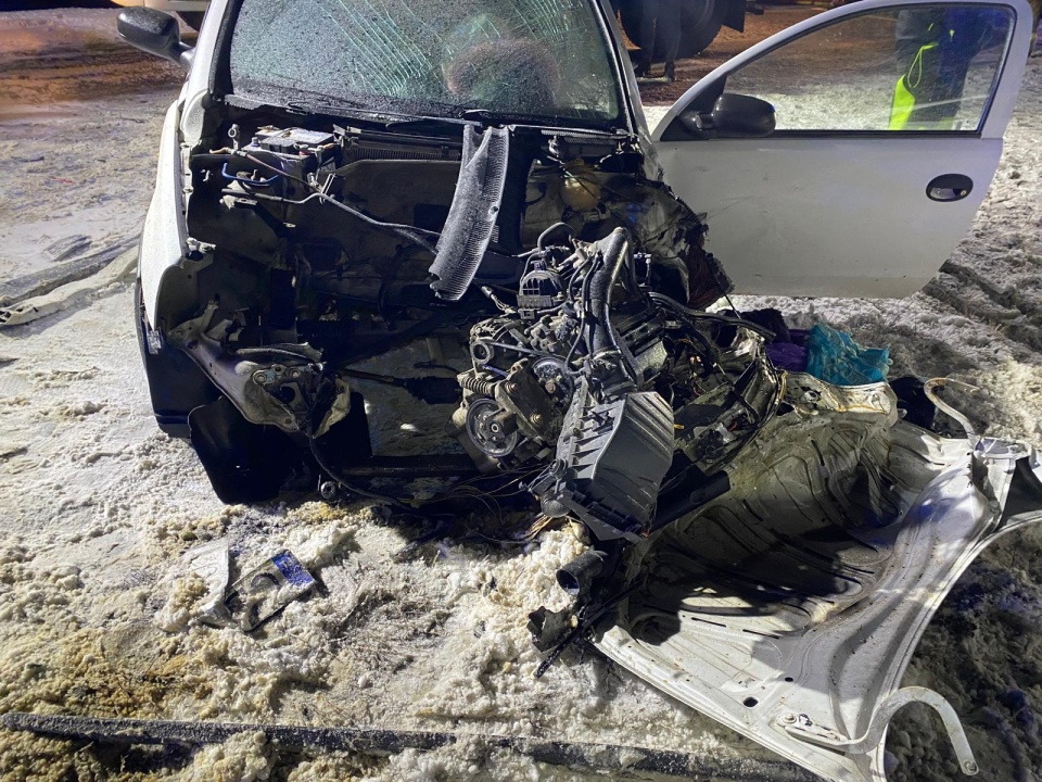 Trzy samochody - w tym ciężarówka - zderzyły się w Strzelewie koło Bydgoszczy na krajowej „10"/fot.KM PSP Bydgoszcz