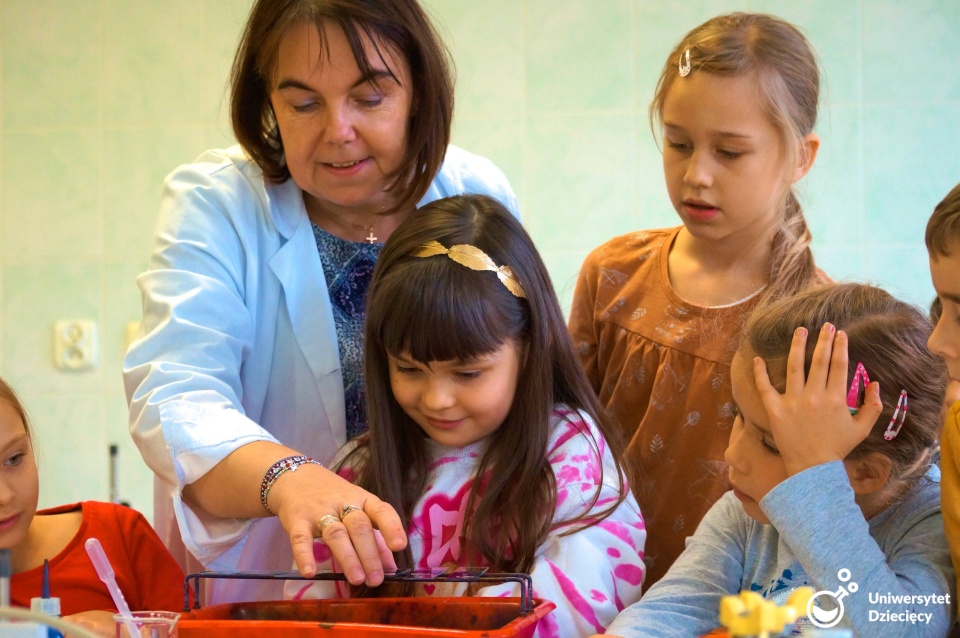 Jedne z zajęć Uniwersytetu Dziecięcego przy UMK/fot. UD