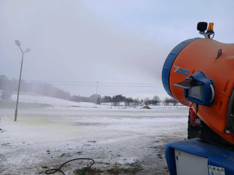Trwa usuwanie awarii na stoku w Myślęcinku/fot. Nadesłane