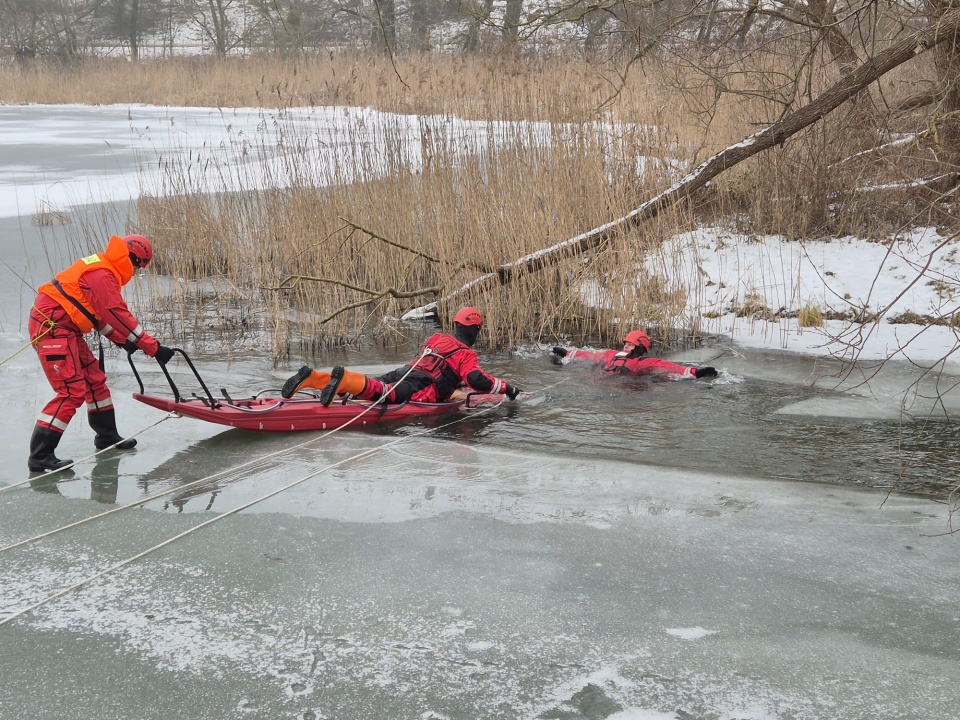 Ćwiczenia strażaków z Chełmna i Kokocka/fot. Komenda Powiatowa Państwowej Straży Pożarnej w Chełmnie, Facebook