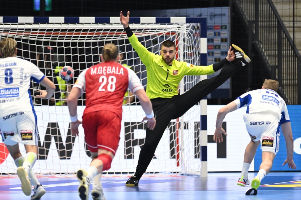 Doba postawa bramkarza to zdecydowanie za mało, by Polacy mogli myśleć o zwycięstwie/fot. PAP/Adam Warżawa