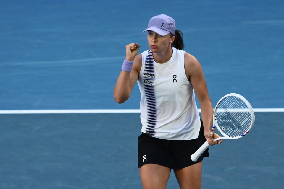 Iga Świątek wykonała zadanie, Hubert Hurkacz rozczarował/fot. PAP/EPA/Joel Carret