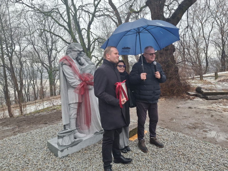 Odsłonięcie pomnika Krystyny i Kaspra w Chełmnie. / Fot. Robert Doliński