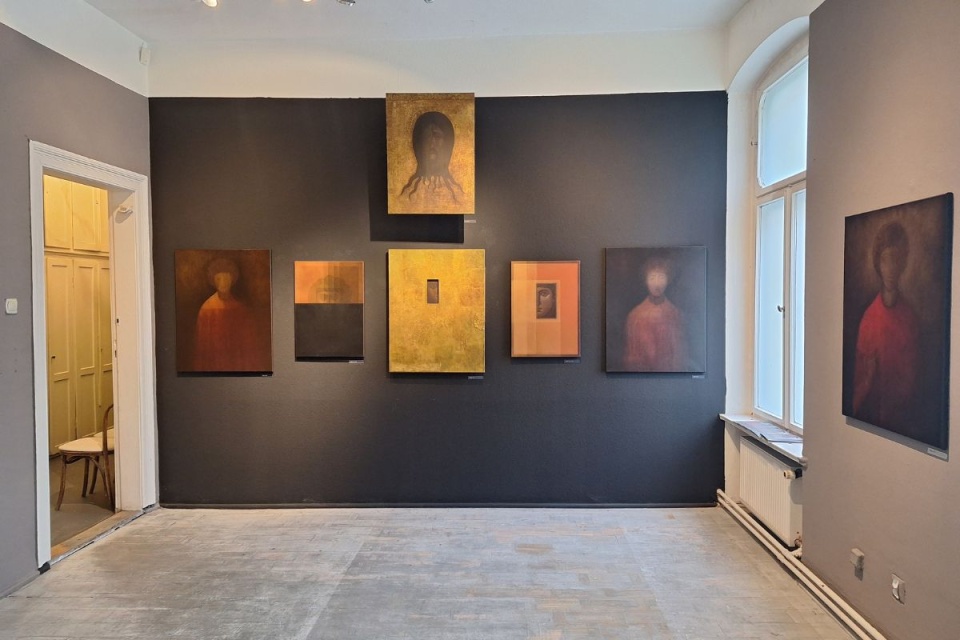 „Ikony zmącone” to tytuł nowej wystawy, którą oglądać można w Galerii Wspólnej przy Batorego w Bydgoszczy/Fot. Bogumiła Wresiło/ Fot. Bogumiła Wresiło