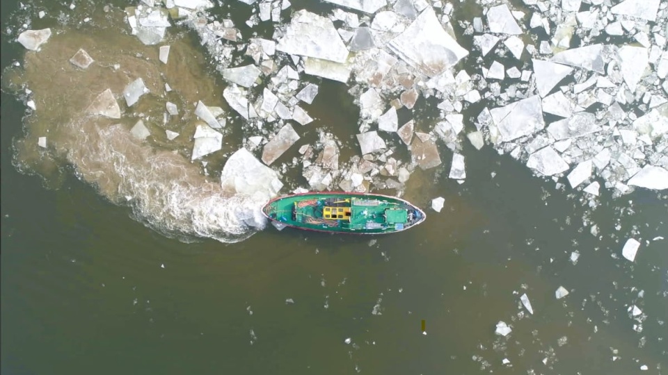 Cała akcja lodołamania na Wiśle ma się zakończyć w poniedziałek w Toruniu/Fot. Wody Polskie