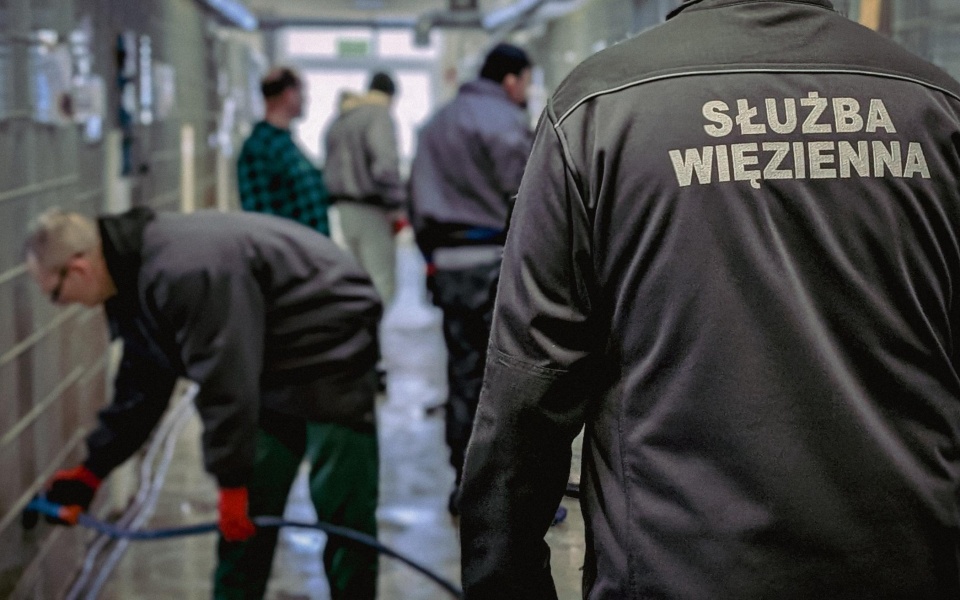 Osadzeni z ZK nr 1 w Grudziądzu pomogli w Centrum Opieki nad Zwierzętami/ Fot. ppor. Natalia Jeszka