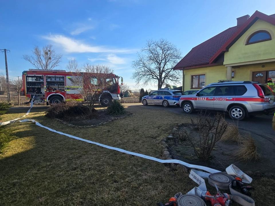 Strażacy zabezpieczali lądowisko dla LPR/ Fot. OSP KSRG Piotrków Kujawski, Facebook