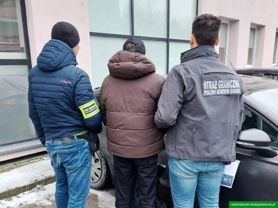 Funkcjonariusze z Bydgoszczy zatrzymali mężczyzn, którzy mieli organizować nielegalne przekraczanie granicy/Fot. Nadwiślański Oddział Straży Granicznej
