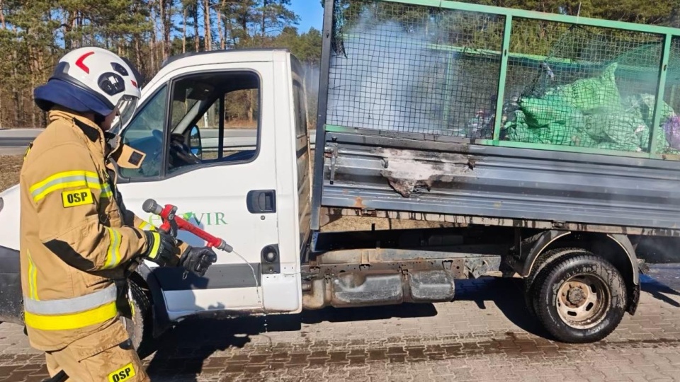 Spalony bus w miejscowości Skępe na DK 10/fot. KP PSP Lipno