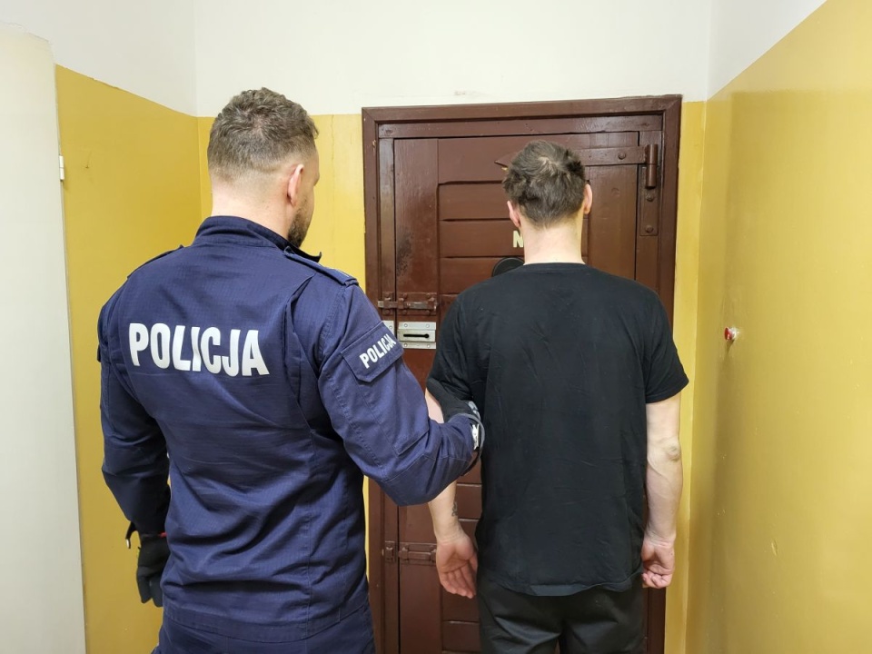 27-latek usłyszał zarzut rozboju. Za to przestępstwo grozi kara od 2 do 15 lat pozbawienia wolności/fot. KMP Grudziądz