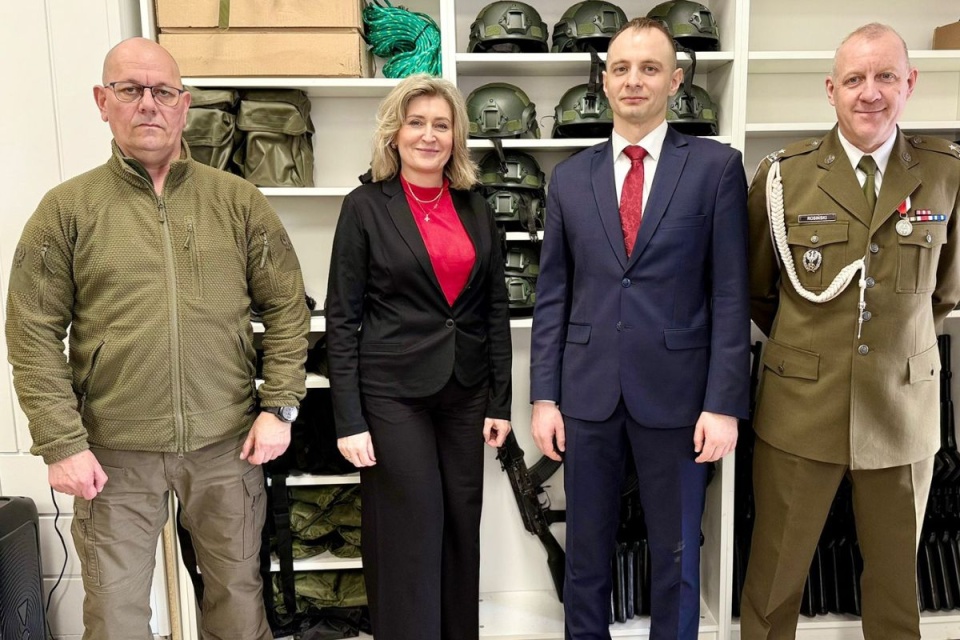 Bydgoskie szkoły Zakładu Doskonalenia Zawodowego mają nowoczesną strzelnicę laserową/Fot. Izabela Langner