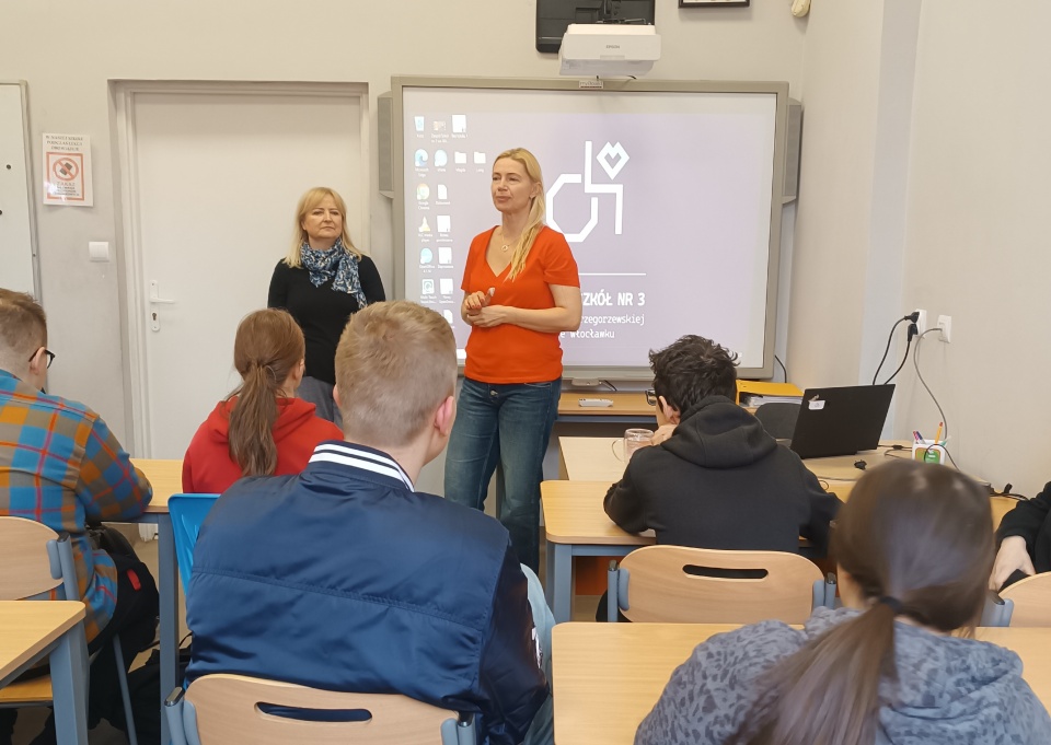 W Zespole Szkół nr 3 we Włocławku rozpoczyna się program wsparcia młodzieży pod nazwą „Peer Support"/fot. ZSnr3
