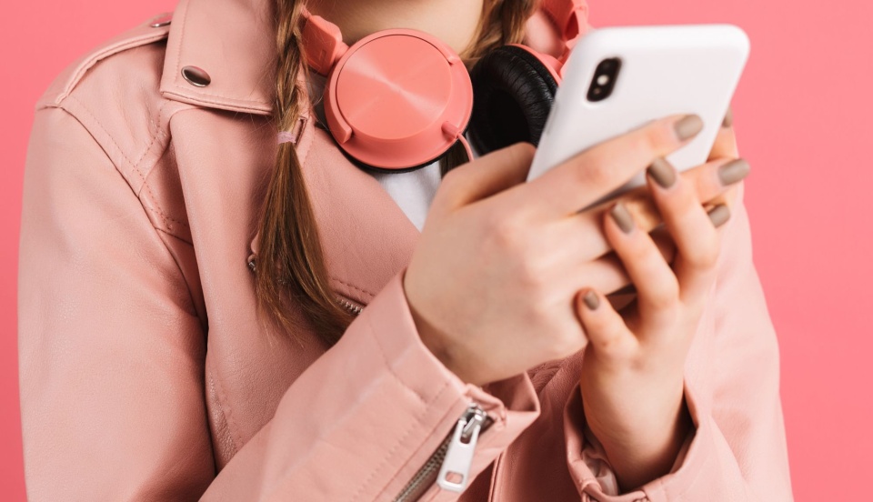 Czy zakaz używania telefonów w szkołach jest skuteczny?/fot. Freepik/ilustracyjna