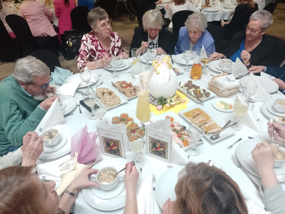 Śniadanie wielkanocne z seniorami z Dziennych Domów Pobytu w Toruniu/Fot. Michał Zaręba