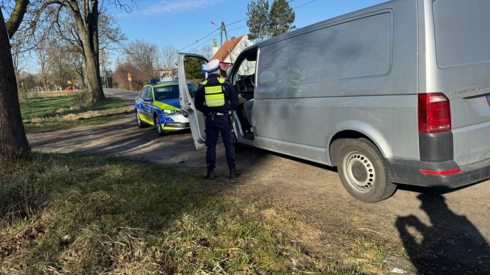 O ponad 50 km/h więcej, niż dopuszczają przepisy – taką prędkość na liczniku miało trzech kierowców zatrzymanych przez policjantów z grupy SPEED, którzy kontrolowali ruch na drodze wojewódzkiej nr 534/fot. Policja
