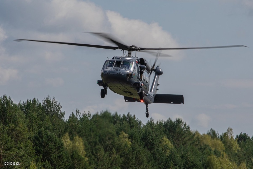 We wtorek rano w rejonie Ronda Zgrupowania Armii Krajowej „Radosław” pojawił się policyjny śmigłowiec Black Hawk/Fot. policja, zdjęcie ilustracyjne