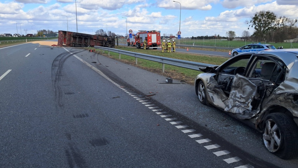 Dwie osoby ranne w wypadku na S5 pod Bydgoszczą/fot. Facebook/OSP Dobrcz