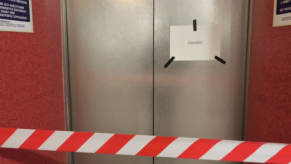 Nie działa siedem z ośmiu wind w szpitalu wojskowym w Bydgoszczy/fot. Bartosz Nawrocki